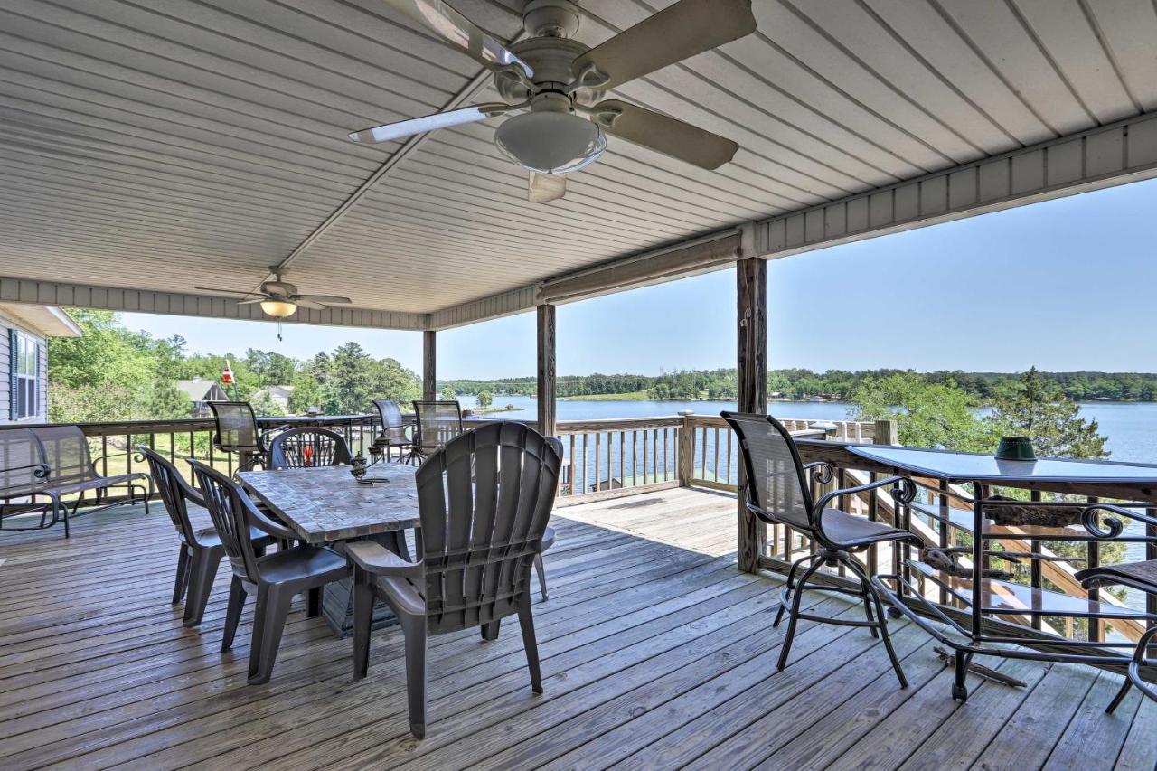 House With Dock And Slide Situated On Lake Sinclair! Sparta Eksteriør bilde