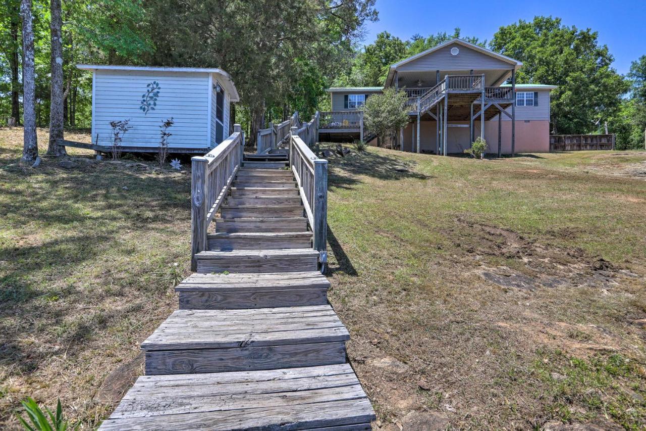 House With Dock And Slide Situated On Lake Sinclair! Sparta Eksteriør bilde
