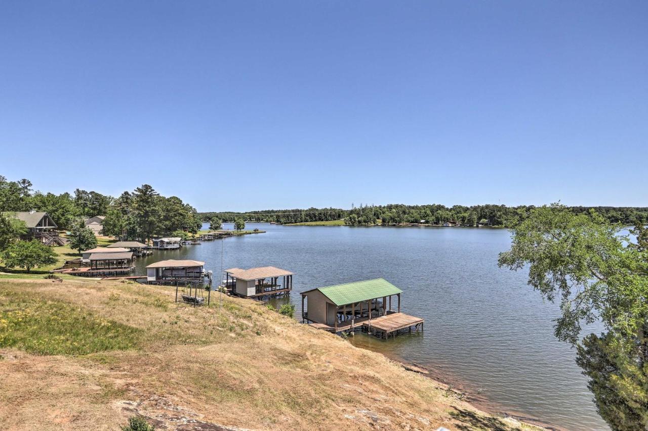 House With Dock And Slide Situated On Lake Sinclair! Sparta Eksteriør bilde
